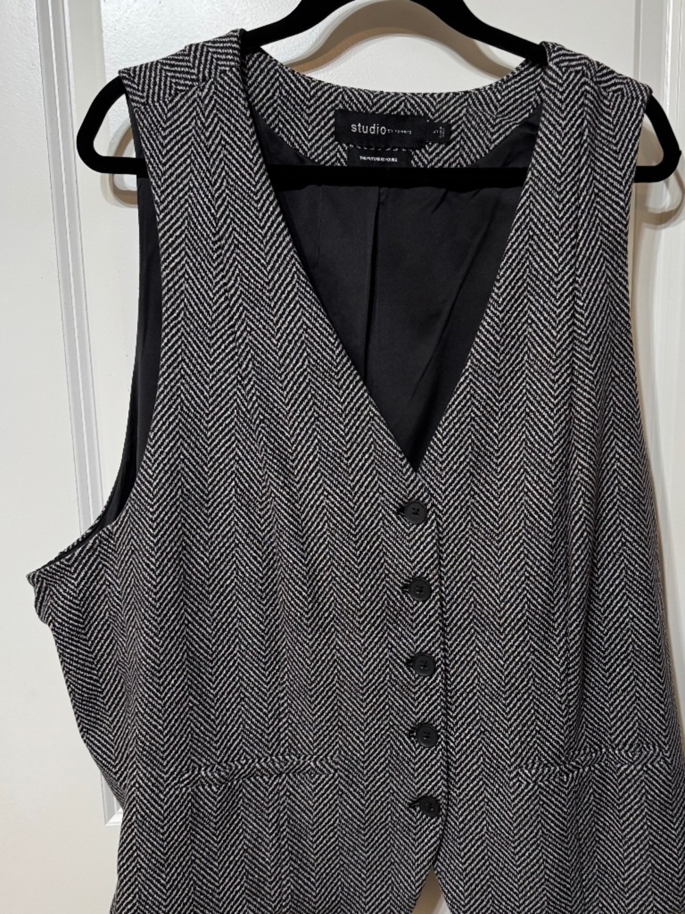 Torrid Studio Size 5 Black White Herringbone Button Front Vest